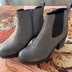 Vagabond Chelsea Boots
